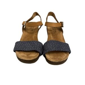 Women’s Comfortiva Wedge Sandals Size 8 Like New, Brown & Navy